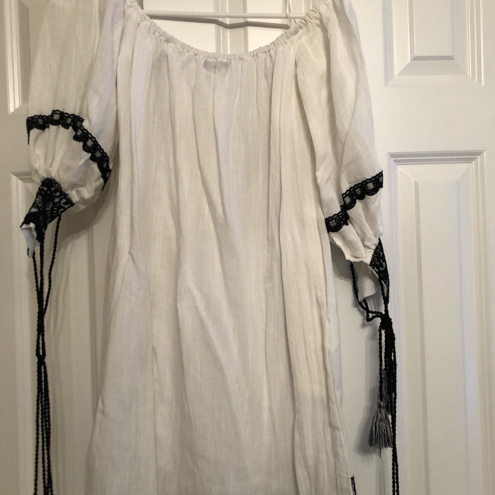 Dress - Picture 3 of 3